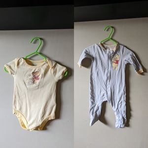 🍼5/$20🍼 Winnie the Pooh sleeper and onesie 0-3 month